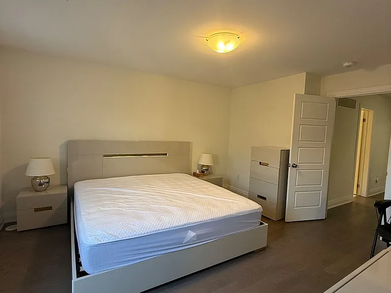 209 The Donway E — Photo 25