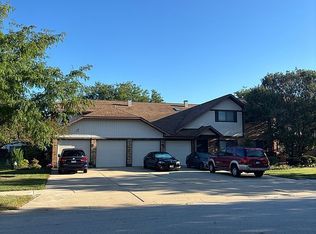 215 Walters Ln APT 1B, Itasca, IL 60143