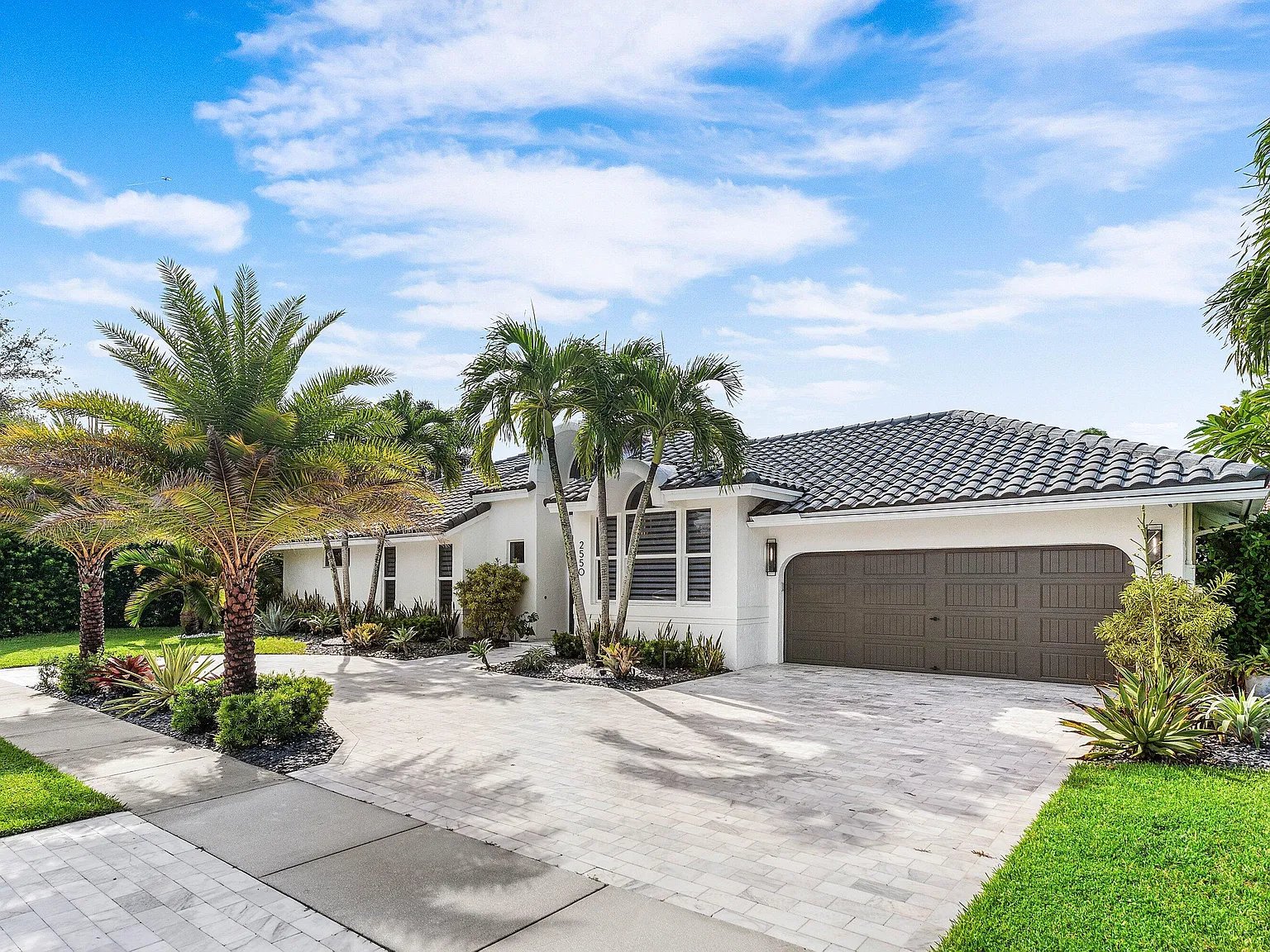 5 bed, 4.5 bath, 2951 sqft, $13,750 — Photo 4