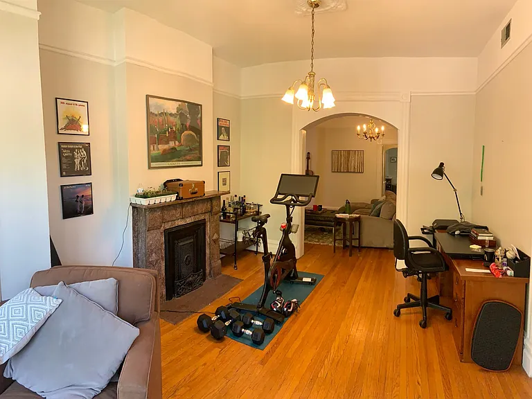 1063 W Cornelia Ave #1 — Photo 4