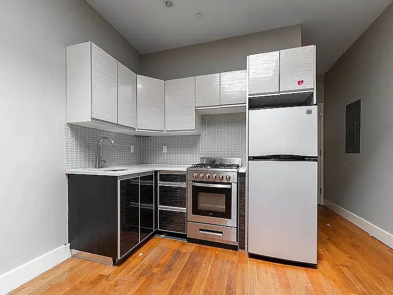 1098 De Kalb Ave #2R — Photo 9