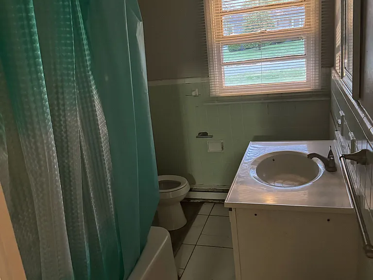 400 Lake Dr #400 — Photo 7