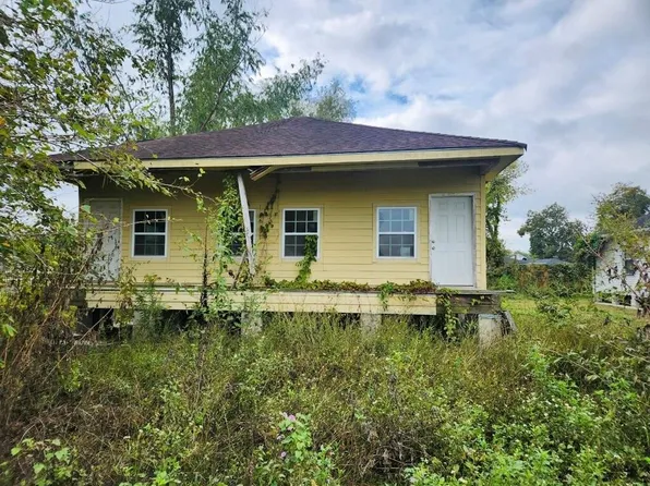 6438 Urville St, New Orleans, LA 70117