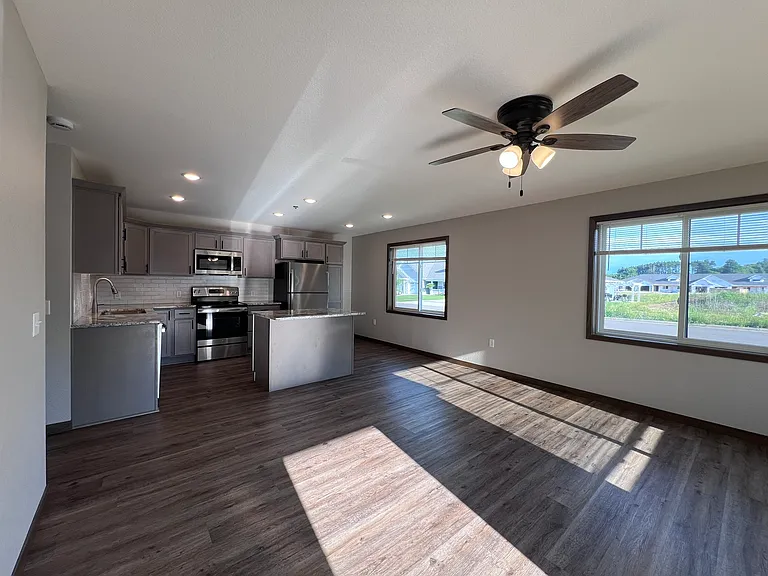 Gateway Place Apartments — Photo 52