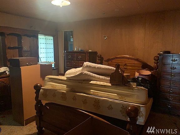 3rd image of 15502 Interlake Ave N