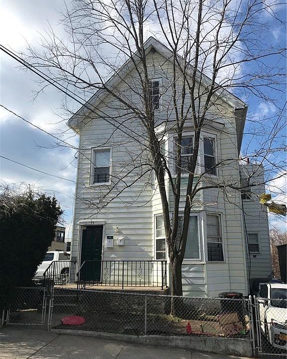 1st image of 77 William St
