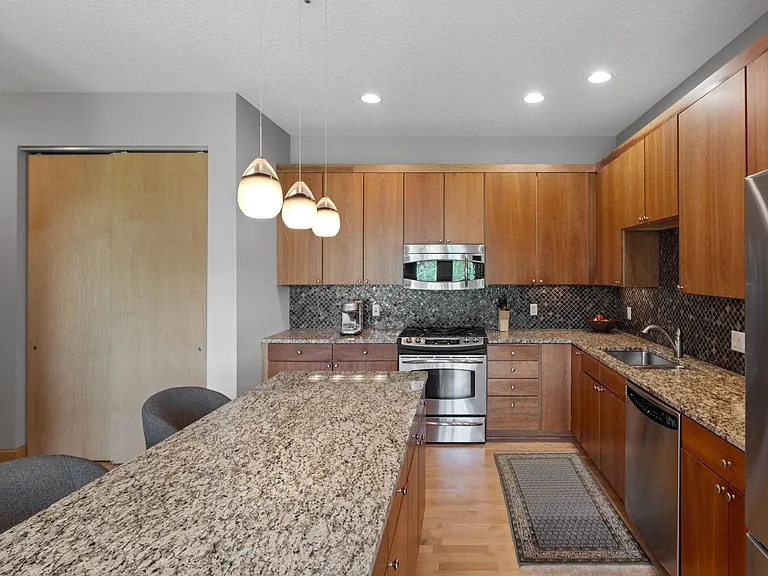 240 Spring St #310 — Photo 9