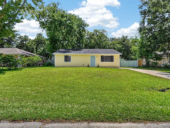 2nd image of 2811 Umbrella Tree Dr