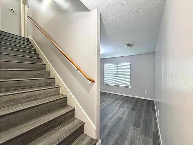6415 Mountain Pines Ln — Photo 11