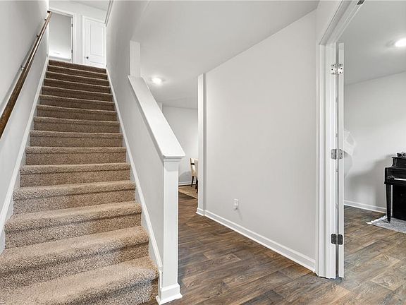 3rd image of 806 Cannonade Dr