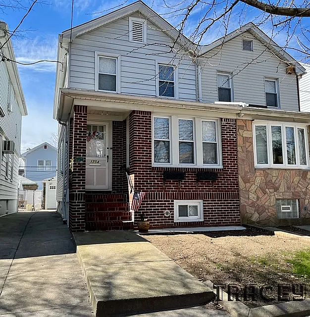 1st image of 1754 Hendrickson St