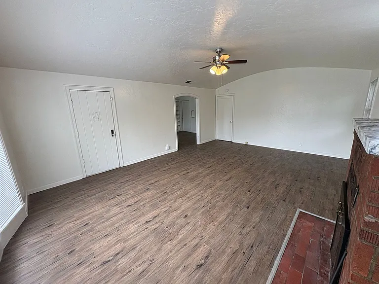 309 W Noble Ave — Photo 11