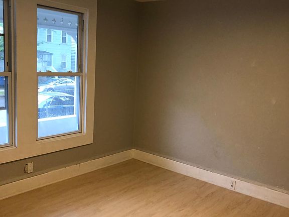4th image of 297 Greenwich Ave