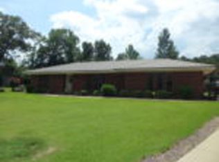 103 Valley Cir, Kosciusko, MS 39090