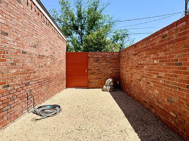 3511 Andrews Hwy — Photo 16