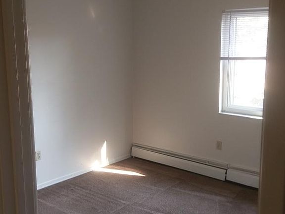 5th image of 1733 Garden Ln APT 5