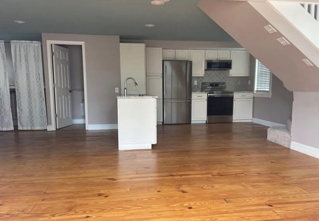 2 bed, 1350 sqft, $2,800 — Photo 3