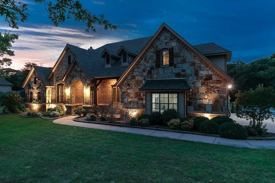 1st image of 7260 Brady Oaks Dr