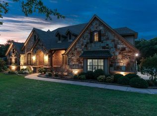 7260 Brady Oaks Dr, Fort Worth, TX 76135