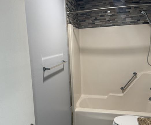 2nd image of 3405 Holiday Ct