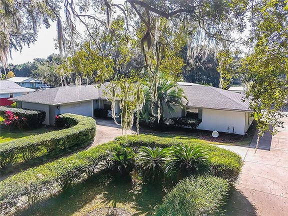 3rd image of 1408 Broken Oak Dr