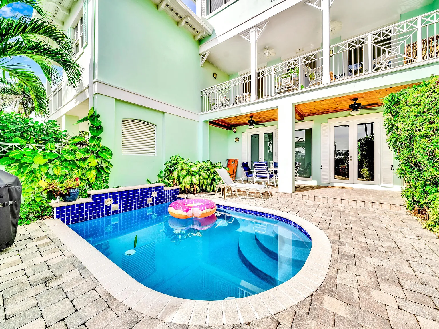 4 bed, 3.5 bath, 3410 sqft, $17,500 — Photo 4
