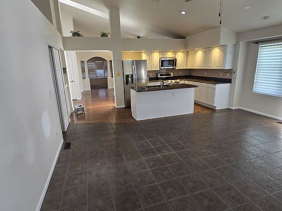 5th image of 4106 S Granby Cir