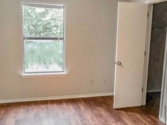 5th image of 5809 Samantha St