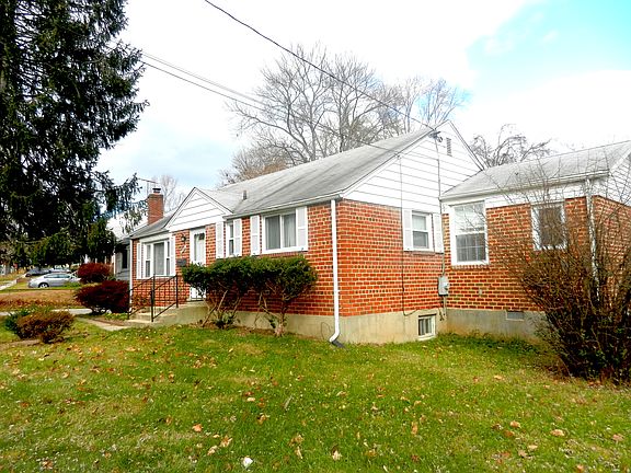 3rd image of 12901 Parkland Dr