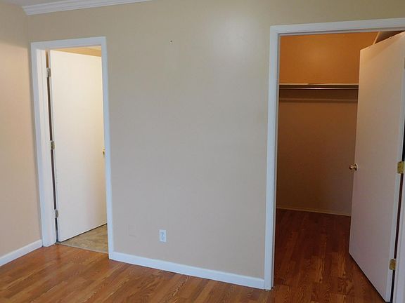 5th image of 5611 Fox Hill Dr