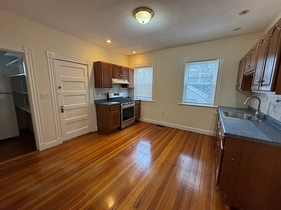 163 Belmont St #1