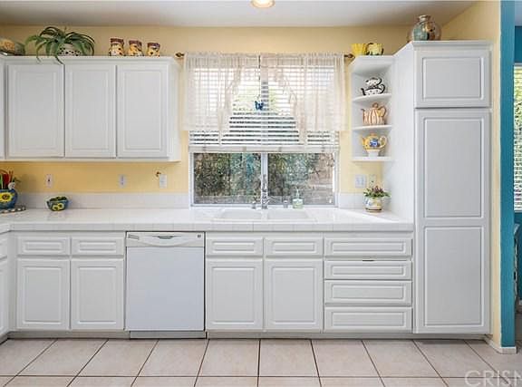 5th image of 28463 Mayfair Dr