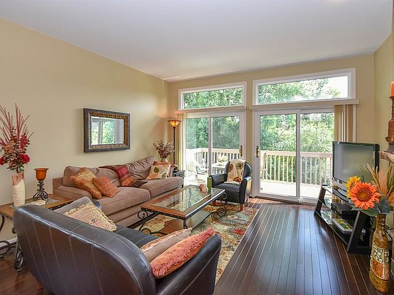 3rd image of 4914 Lone Oak Ct