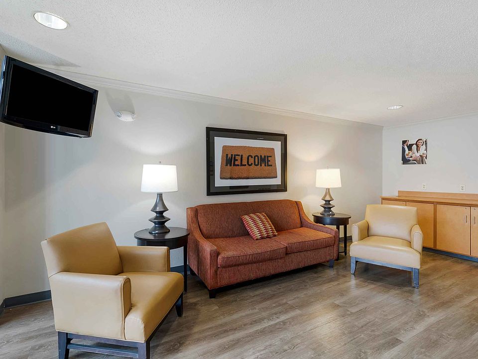 Lobby and Guest Check-in