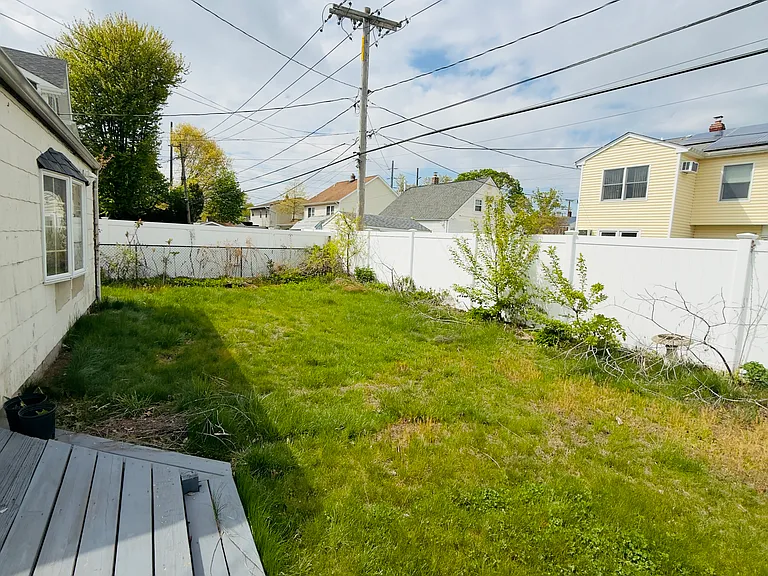 11 Blue Spruce Rd — Photo 16