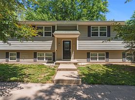 312 N 8th St