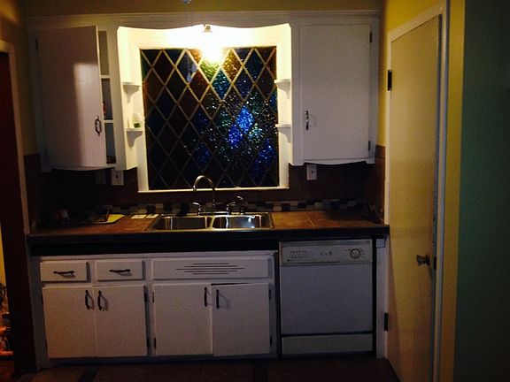 4th image of 18449 Blackmoor St