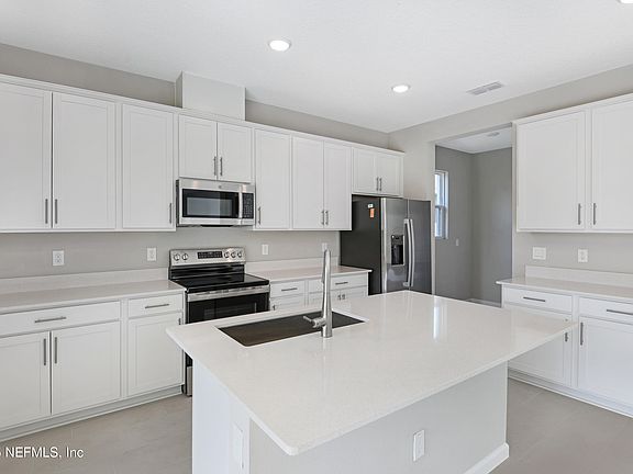 3rd image of 1736 CARNELIAN Street