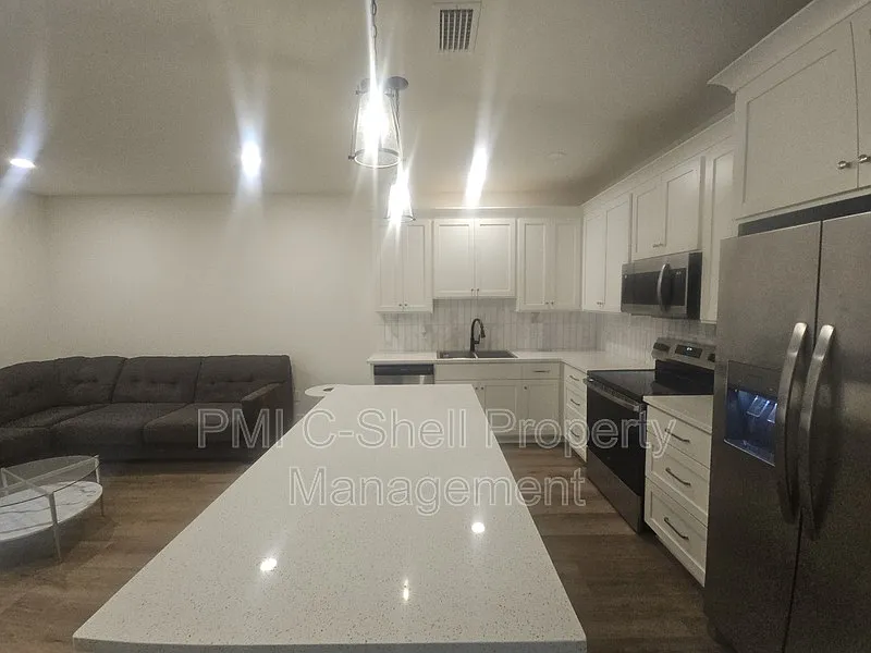 3 bed, 3.5 bath, 1728 sqft, $2,395 — Photo 4
