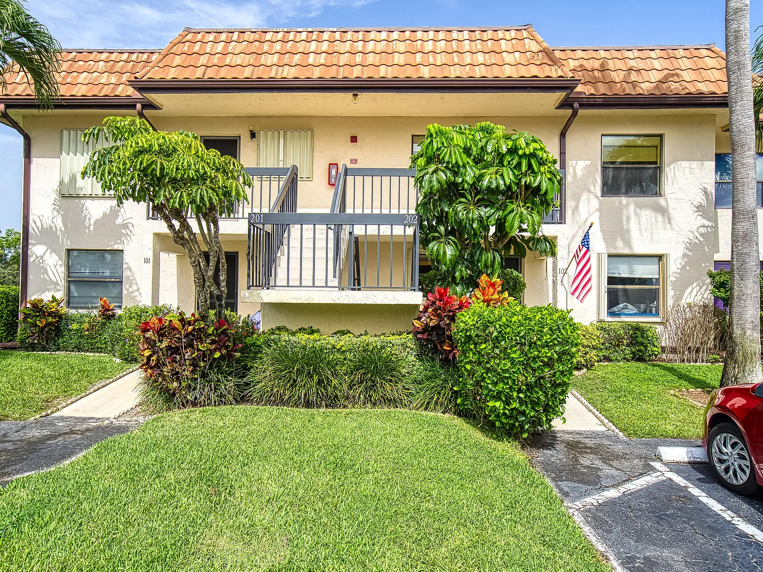 2 bed, 2.0 bath, 790 sqft, $1,550 — Photo 1