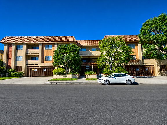 2nd image of 5531 Corteen Pl APT 104