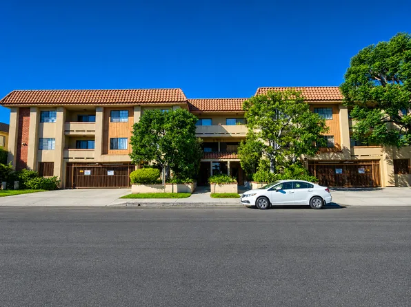 5531 Corteen Pl