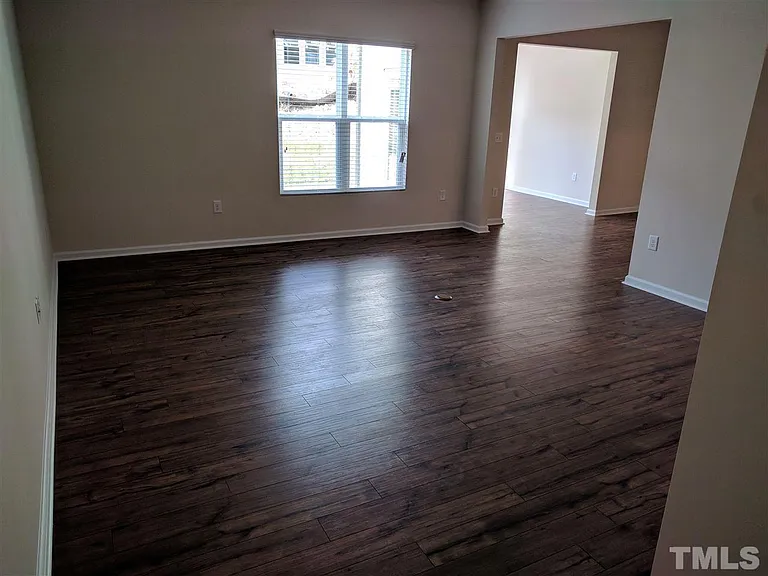 1007 Mirbeck Ln — Photo 5