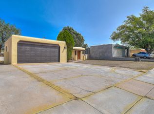 6105 Hannett Ave NE, Albuquerque, NM 87110