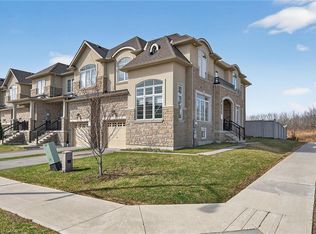 140 Robertson Rd, Hamilton, ON L9K0J7