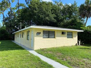 5221 Sholtz St, Naples, FL 34113