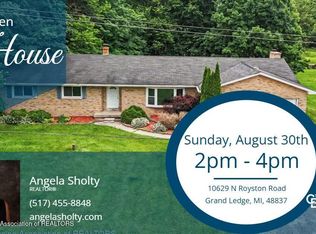 10629 N Royston Rd, Grand Ledge, MI 48837