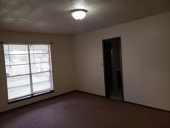5th image of 2142 Melrose Ct