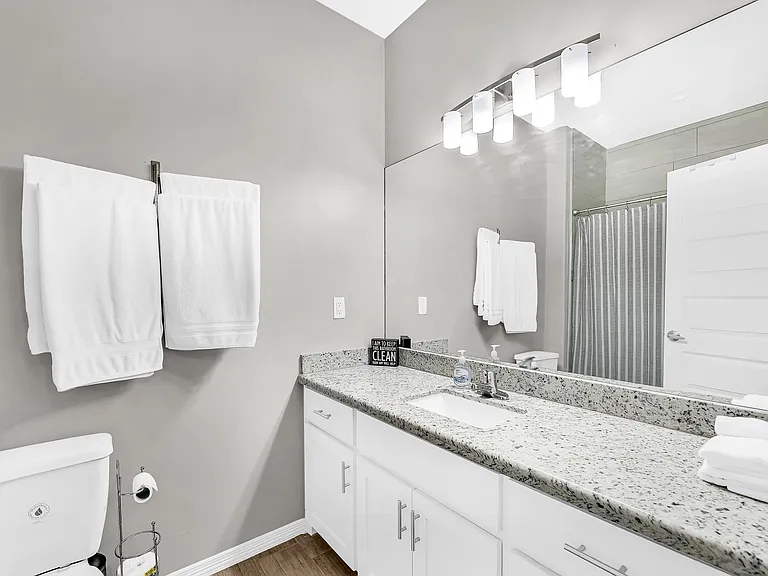 2100 W Harrison St #3 — Photo 8
