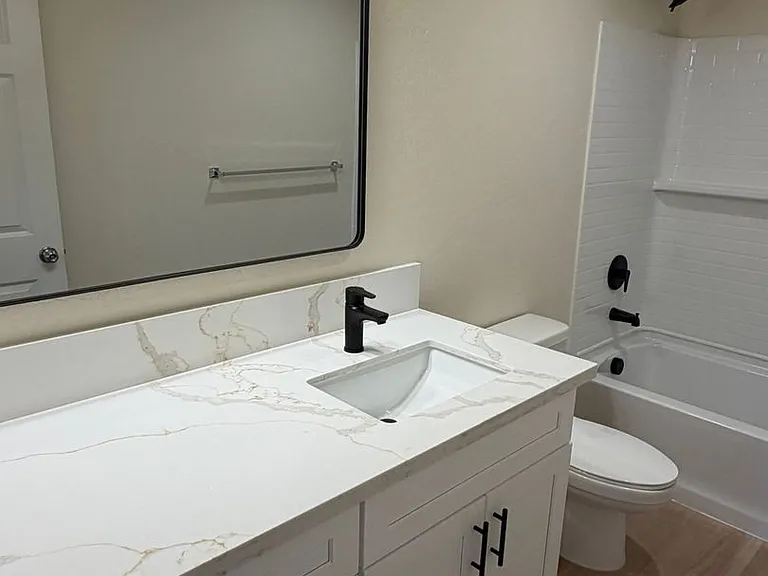 1060 Glass Ave — Photo 12